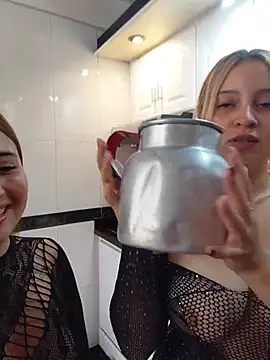 Julii_Sw - Sexy kiss with my female friend🫦