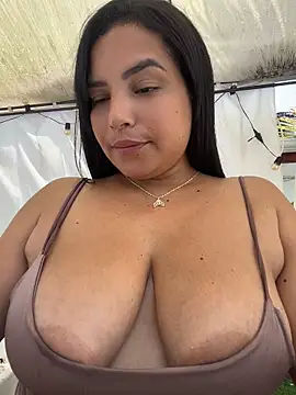 Sara-Vegaa - PUT THE DILDO UNDER THE TABLE
