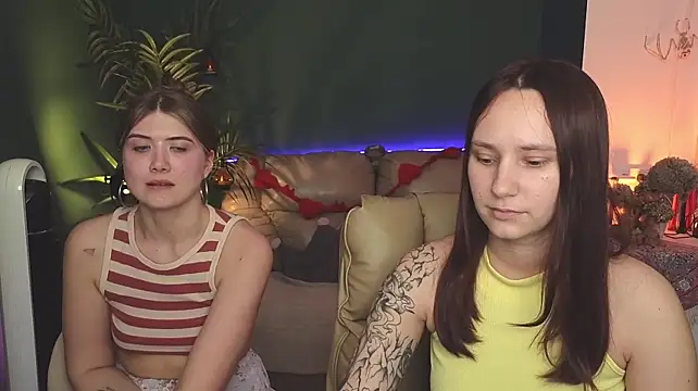 HotCaramellsTV - SPANK EACH OTHER ASS +:gift:4LT