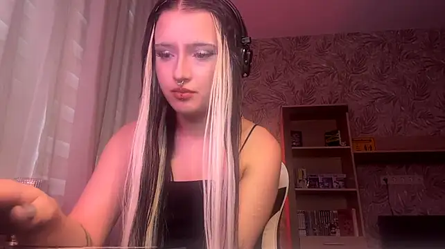 SharikaBabecki - Spank Ass 5 time