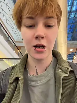 IceMur - I fuck myself with a dick in the store'