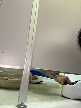 Sukidaa - Pus massage near urinals moans