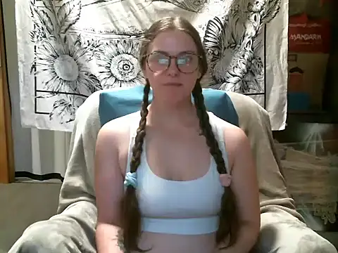 Katie_kitten38 - 🥰 topless time!! ~ 10min!