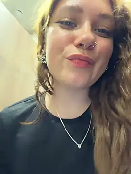 Lucy-joy - INSERT 2 fingers in pussy in DOGGY POSE