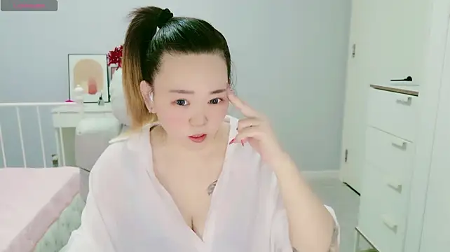 TianTian512 - 谁能让我看看腿呀（偷偷满足我）