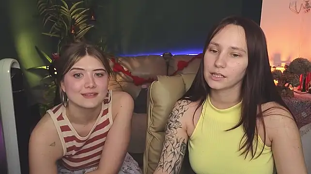 HotCaramellsTV - SPANK EACH OTHER ASS +:gift:4LT