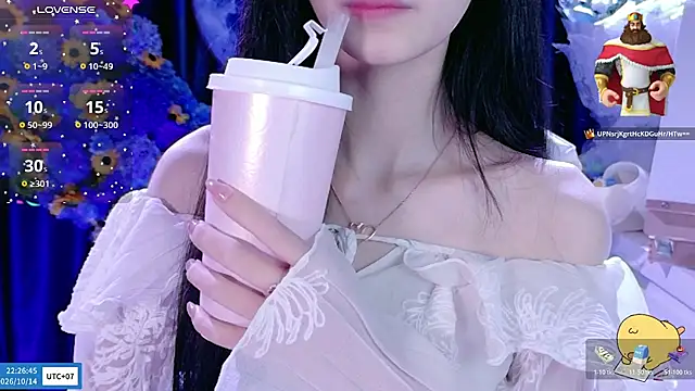 Your-Sunshinee - helping Phi buy food