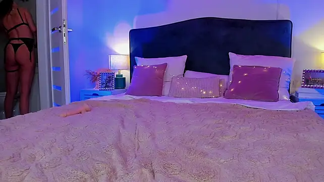 IsabelMilf - dildo in pussy