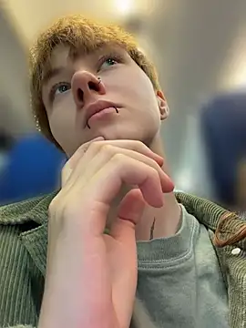 IceMur - 3 fingers in the pussy