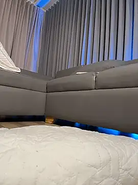 Megan_Lara__