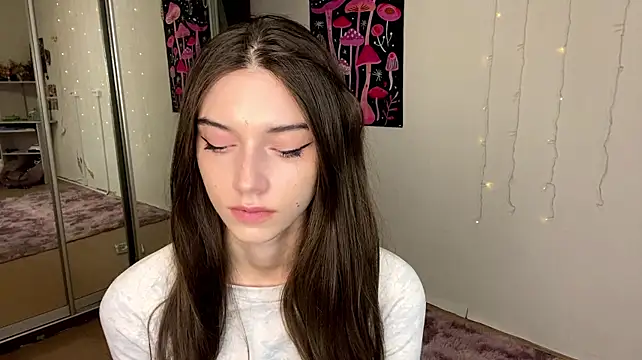 VeroniqueJaap - Tease with my shirt/top