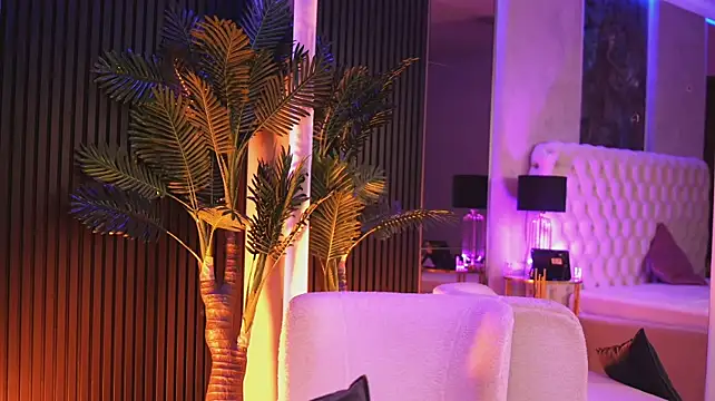 NouraMalvi - fiirst orgasm of the day