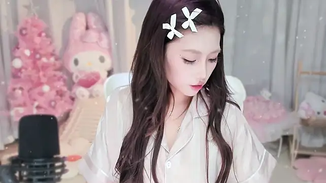 Cute-kitty_ - （՞⸝⸝o̴̶̷̥᷅  ̫ o̴̶̷᷄⸝⸝՞）以后我只会跟觉得我可爱的人说话了