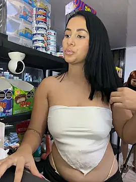 Celeste_rousse01 - I massage my tits with oil.