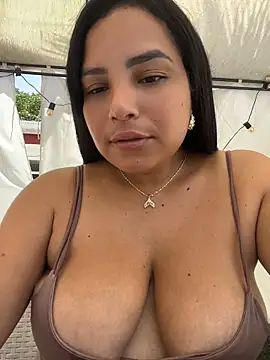 Sara-Vegaa - PUT THE DILDO UNDER THE TABLE