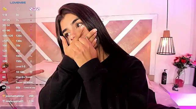 ZiaCalifa's Live XXX Chat