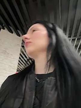 Bad_Girl_Elly - Squirt in fitting room