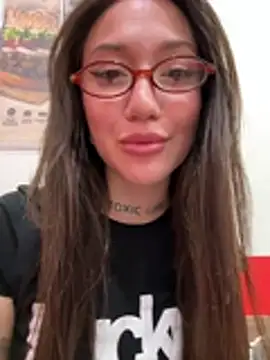 SaintSquirt - Show pussy in public