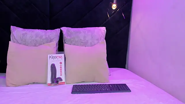 Daniela_gio - Spanks my ass