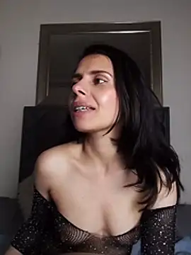 Bianca_Sweetie - Show pussy, rubbing my clit for you