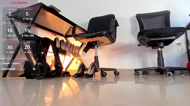Lunavelezzz - cum show