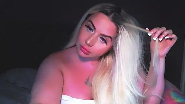 KaylaBossDoll - BOOB FLASHHH