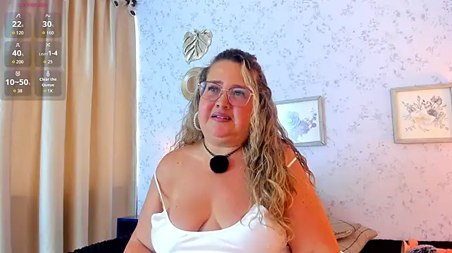 Martinacurvy_ - Lick my nipples.