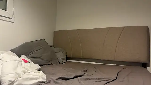 Perrine_offf - sextape blowjob (1m20) à 250tks