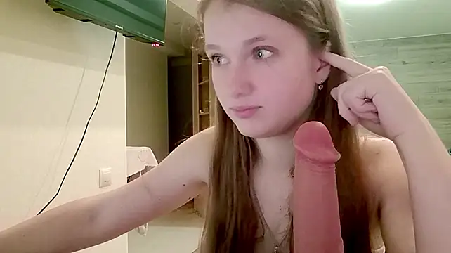 CecilleSollors - Wiggle butt and spank yourself