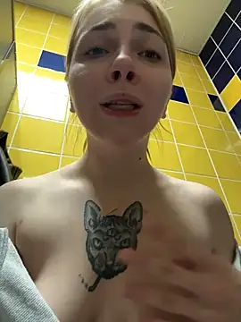 Sunny___Bunny - Squirt with an anal toy