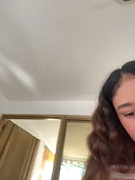 Alana_lee23 - 1 finger in my pussy