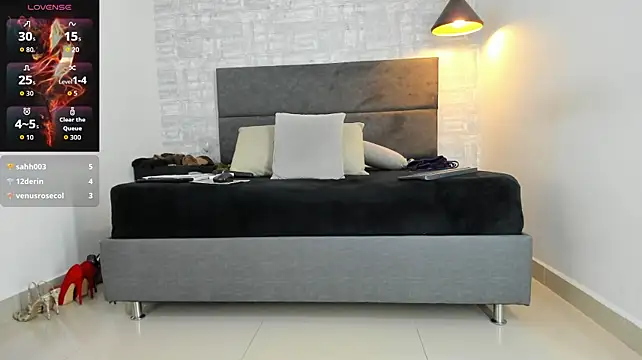 Missnatash - Foot seduction with nylon