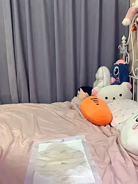 Baobao-3344 - 穿性感胸链特写