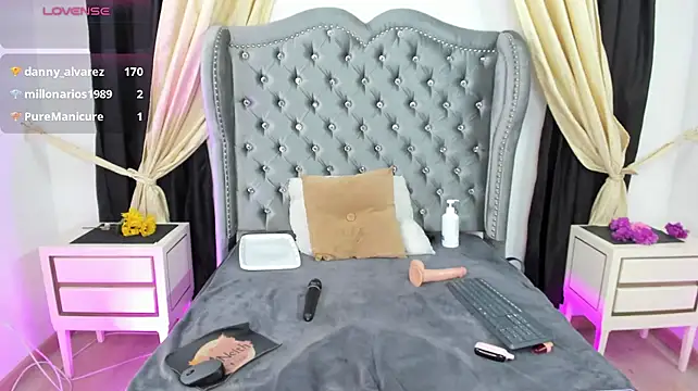 Issabela_Roa - Hush in ass 🍑