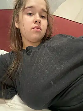 HornyGirlH - SHOW TITS
