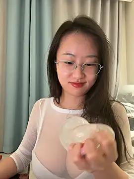 Ay518 - 大胸主播，喜欢可以点点菜单互动，或者1对1玩