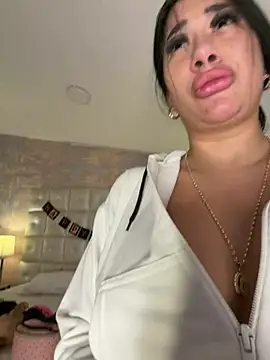 Kiim_taaylor - LICK MY TITS WITH MILK AND NIPPLE CAPS