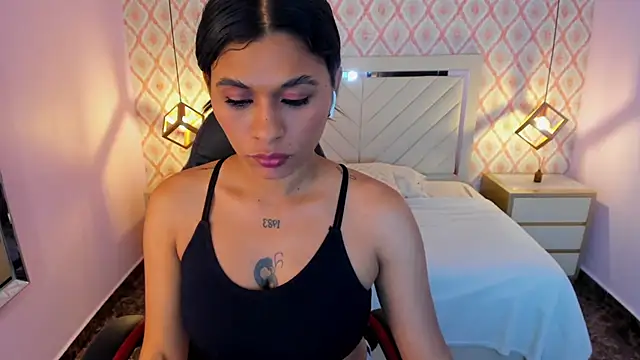 YARA_SHINE2 - PLUG ANAL AND FINGER IN MY PUSSY🍑