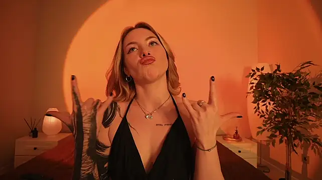 Peach_in_stockings - Goddess Seduction: slow dance + lingerie