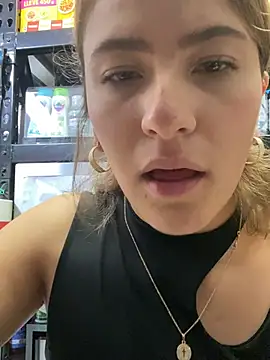Andrea_19blonde