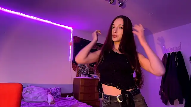 AntoninaErtle - Show my belly