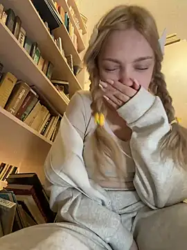 Elsawhere - show panties right in library 📚