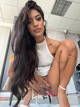 MystiqueXXX - FINGERING PUSSY IN PUBLIC RECEPTION!🥵