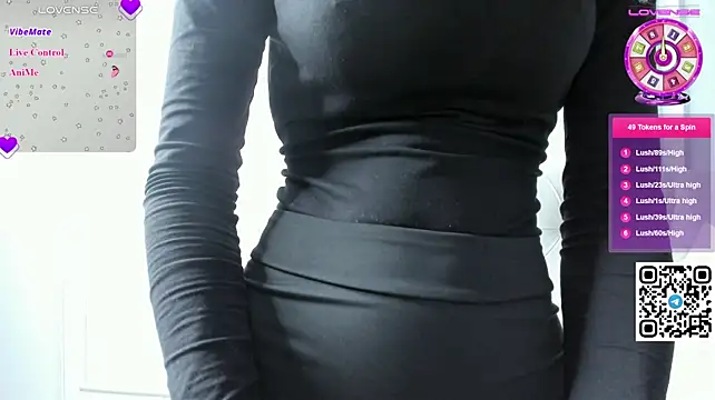 Janet_Johnson - show legs close to camera