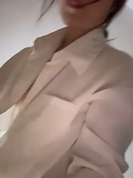 Dian-Sex - 带上乳夹并M腿展示（文明调教不白嫖，从你开始）