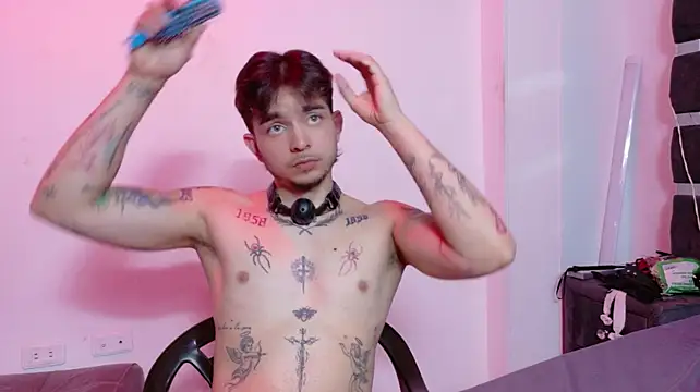 AliceandMax - SPANK HER PUSSY WITH BELTS X10 HARD