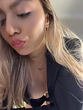Amanda-medrano1 - Snpanks boobs