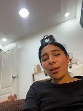 Meganmilk1 - Fingers in ass