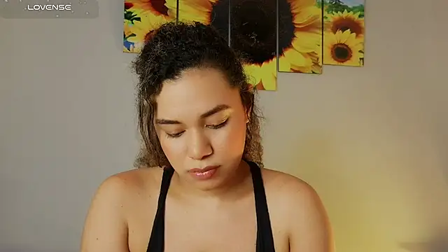 Angie_leonn - Rings on my toes?