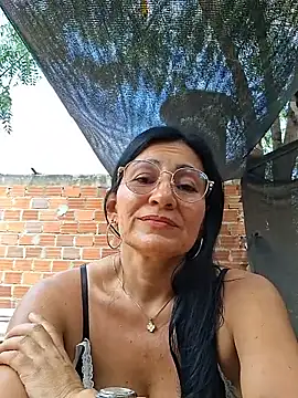 Maturexxxnaughty - A stranger grabs my pussy on the street.